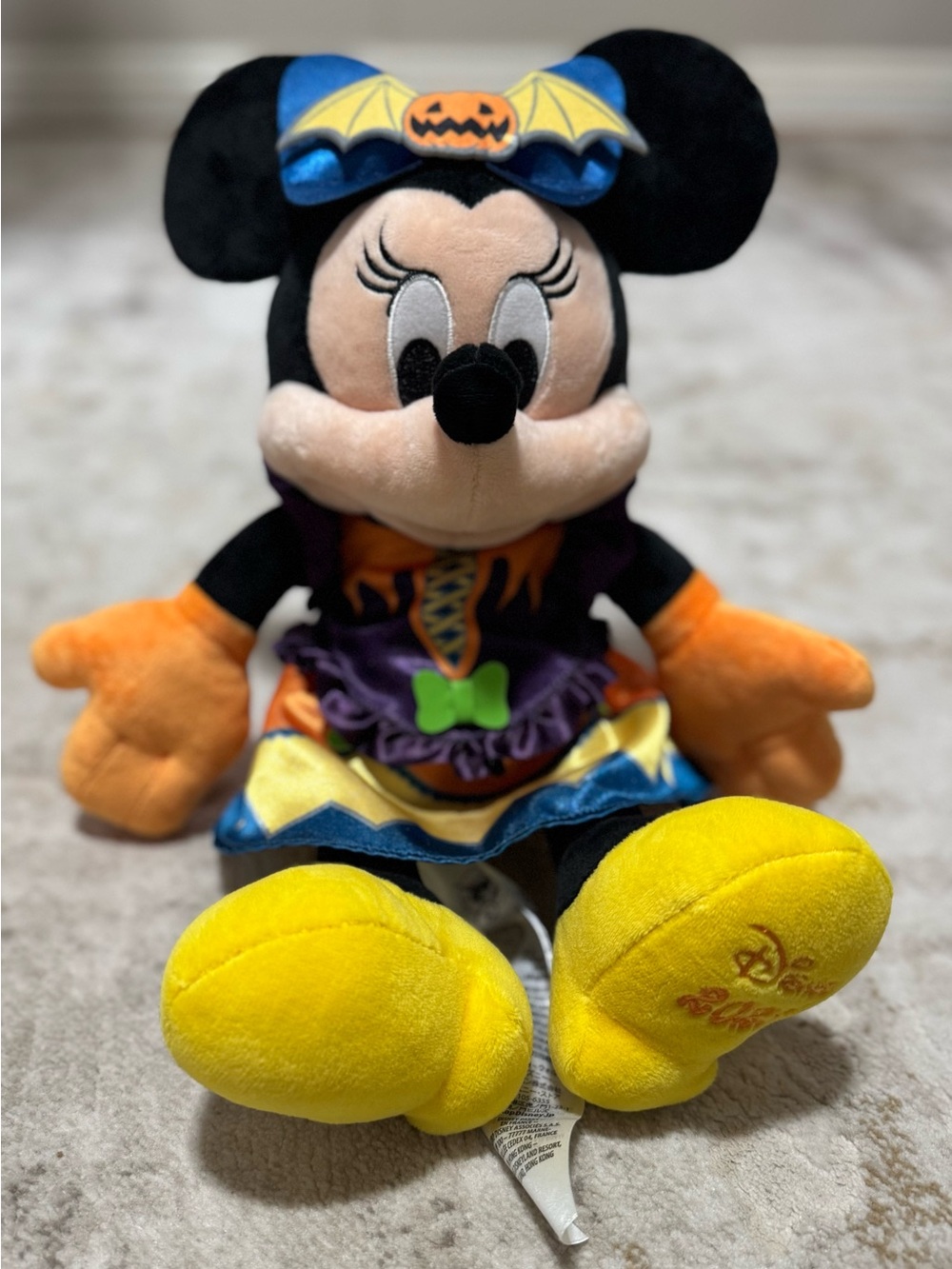 Official Disney Store/Parks 2023 Halloween Minnie Plush!